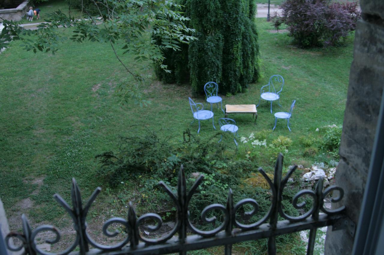 Domaine Des Douves Bed & Breakfast Ancy-le-Franc Exterior foto
