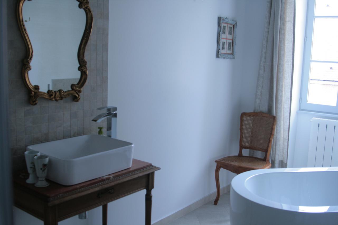 Domaine Des Douves Bed & Breakfast Ancy-le-Franc Exterior foto